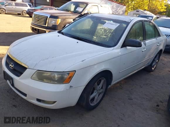 2006 Hyundai Sonata GLS with VIN 5NPEU46F06H072566, listed as a IAAI auction lot 43500572 with 119,309 mi miles and . Bid and sale history available at DreamBid. Image 2.