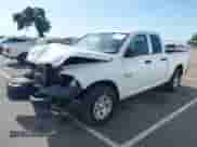 2018 Ram 1500 Tradesman z VIN 1C6RR6FG9JS261922, wystawiony jako IAAI lot #41860338 z przebiegiem 41 016 mil mil oraz . Historia ofert i sprzedaży dostępna na DreamBid. Obrazek 17.