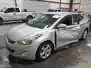 2013 Hyundai Elantra GLS z VIN 5NPDH4AE6DH300890, wystawiony jako IAAI lot #43073166 z przebiegiem 163 666 mil mil oraz . Historia ofert i sprzedaży dostępna na DreamBid. Obrazek 17.