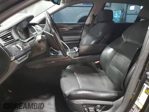 2010 BMW 7 Series 750Li xDrive with VIN WBAKC8C52AC431331, listed as a Copart auction lot 58871485 with 146,970 mi miles and Clean title. Bid and sale history available at DreamBid. Image 7.