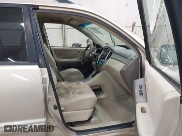 2006 Toyota Highlander with VIN JTEGP21A060098433, listed as a IAAI auction lot 43398634 with 280,235 mi miles and . Bid and sale history available at DreamBid. Image 5.