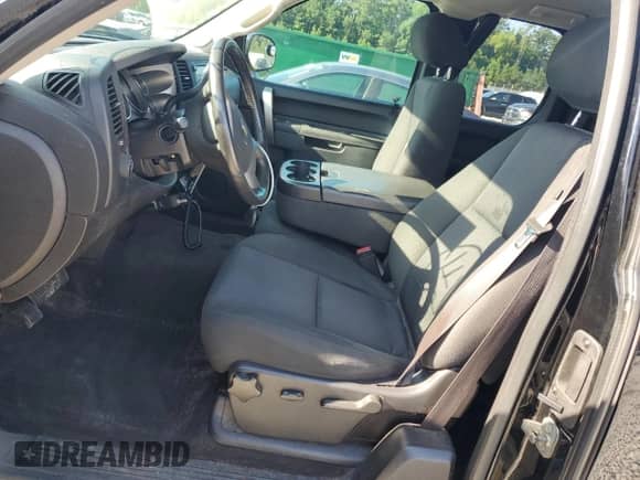2013 Chevrolet Silverado 1500 LT with VIN 1GCRCSE05DZ290868, listed as a Copart auction lot 61392055 with 141,889 mi miles and Salvage title. Bid and sale history available at DreamBid. Image 7.