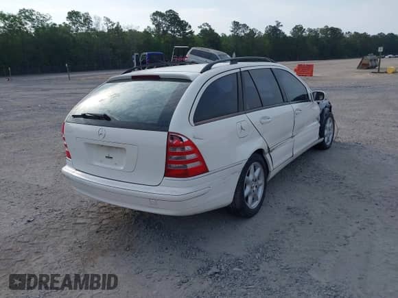 2004 Mercedes-Benz C 240 with VIN WDBRH61J94F511752, listed as a IAAI auction lot 42100396 with 217,183 mi miles and . Bid and sale history available at DreamBid. Image 4.