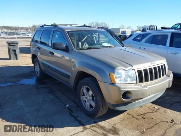 2006 Jeep Grand Cherokee Laredo with VIN 1J4GS48KX6C193586, listed as a IAAI auction lot 41260951 with 215,429 mi miles and . Bid and sale history available at DreamBid. Image 1.