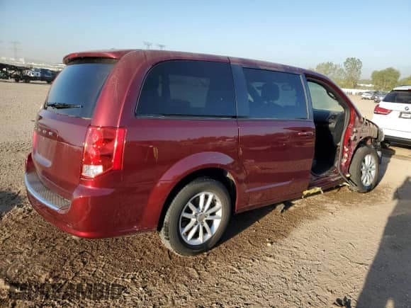 2020 Dodge Grand Caravan SE with VIN 2C4RDGBG6LR247340, listed as a Copart auction lot 83940385 with 32,376 mi miles and Salvage title. Bid and sale history available at DreamBid. Image 3.