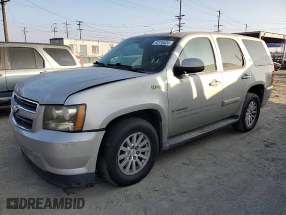 2009 Chevrolet Tahoe z VIN 1GNFC135X9R211818, wystawiony jako Copart lot #83916524 z przebiegiem 221 538 mil mil oraz Czysty tytuł • Clean title. Historia ofert i sprzedaży dostępna na DreamBid. Obrazek 1.