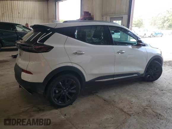 2023 Chevrolet Bolt EUV Premier with VIN 1G1FZ6S01P4142563, listed as a Copart auction lot 72029075 with 25,110 mi miles and Salvage title. Bid and sale history available at DreamBid. Image 3.