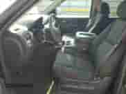 2013 Chevrolet Tahoe LS z VIN 1GNSCAE0XDR249560, wystawiony jako Copart lot #67113955 z przebiegiem 128 815 mil mil oraz Szkoda całkowita • Salvage title. Historia ofert i sprzedaży dostępna na DreamBid. Obrazek 7.