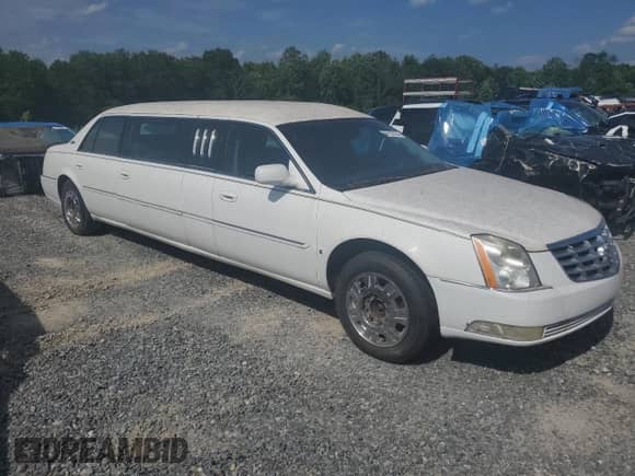 2009 Cadillac DTS Professional Limousine с VIN 1GEEK90Y09U550239, выставлен на аукционе Copart как лот 56123134 с пробегом Не указан миль и Списание • Salvage title. История ставок и продаж доступна на DreamBid. Изображение 4.