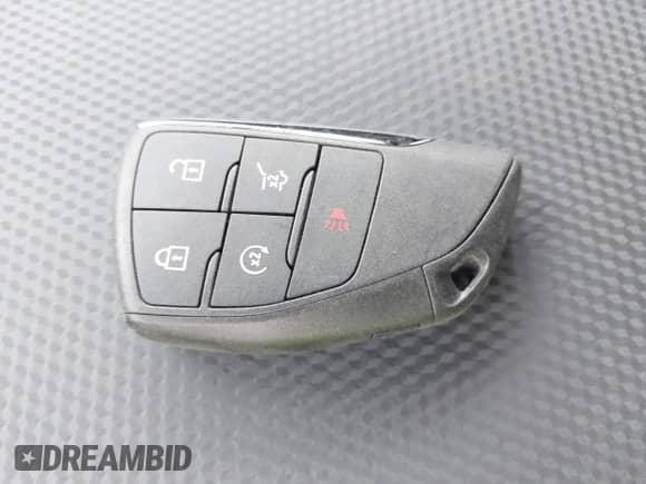 2025 Chevrolet Equinox FWD RS with VIN 3GNAXLEG5SL215460, listed as a IAAI auction lot 41701781 with 4,274 mi miles and . Bid and sale history available at DreamBid. Image 11.