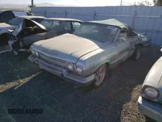 1963 Chevrolet Impala z VIN 31867F316459, wystawiony jako Copart lot #61381854 z przebiegiem Nie podano mil oraz Szkoda całkowita • Salvage title. Historia ofert i sprzedaży dostępna na DreamBid. Obrazek 1.