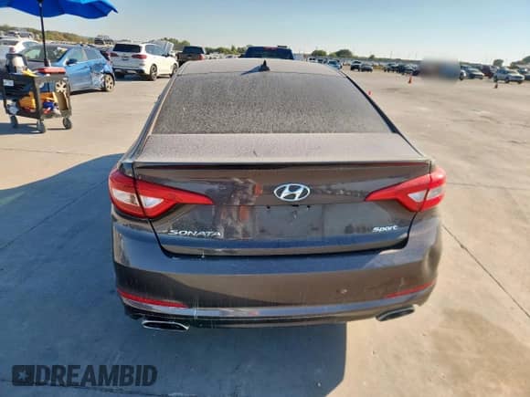 2015 Hyundai Sonata Limited z VIN 5NPE34AF5FH195953, wystawiony jako Copart lot #82428125 z przebiegiem 96 070 mil mil oraz Szkoda całkowita • Salvage title. Historia ofert i sprzedaży dostępna na DreamBid. Obrazek 6.