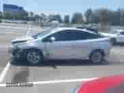 2017 Toyota Prius Two z VIN JTDKARFU0H3042988, wystawiony jako IAAI lot #42580166 z przebiegiem 169 300 mil mil oraz . Historia ofert i sprzedaży dostępna na DreamBid. Obrazek 14.