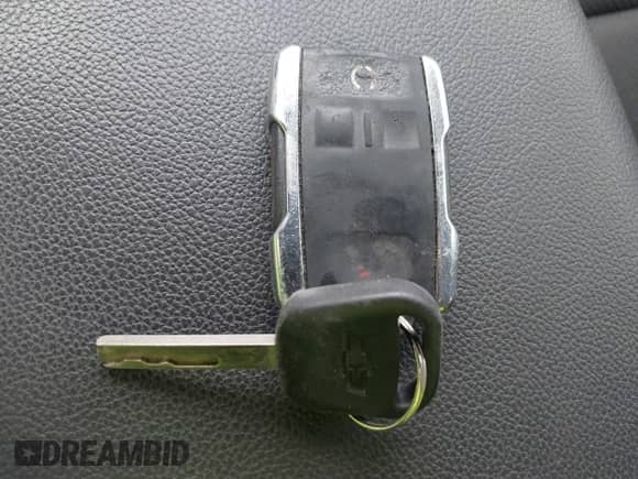 2015 Chevrolet Colorado 2WD LT z VIN 1GCGSBE39F1176765, wystawiony jako IAAI lot #42898408 z przebiegiem 164 277 mil mil oraz . Historia ofert i sprzedaży dostępna na DreamBid. Obrazek 11.