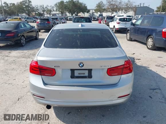 2016 BMW 3 Series 320i xDrive with VIN WBA8A3C59GK689623, listed as a IAAI auction lot 41472082 with 43,569 mi miles and . Bid and sale history available at DreamBid. Image 16.