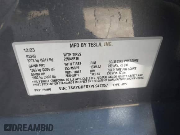 2023 Tesla Model Y z VIN 7SAYGDED7PF947357, wystawiony jako IAAI lot #42765948 z przebiegiem 16 858 mil mil oraz . Historia ofert i sprzedaży dostępna na DreamBid. Obrazek 9.