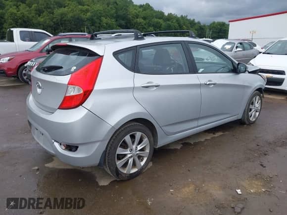 2013 Hyundai Accent SE с VIN KMHCU5AEXDU067126, выставлен на аукционе IAAI как лот 42966190 с пробегом 73 344 миль миль и . История ставок и продаж доступна на DreamBid. Изображение 4.