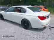 2013 BMW 7 Series 750Li xDrive с VIN WBAYF8C54DDE59151, выставлен на аукционе IAAI как лот 42706175 с пробегом 102 055 миль миль и . История ставок и продаж доступна на DreamBid. Изображение 3.