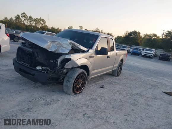 2015 Ford F-150 XL z VIN 1FTEX1CP2FFC03686, wystawiony jako IAAI lot #43359849 z przebiegiem 107 333 mil mil oraz . Historia ofert i sprzedaży dostępna na DreamBid. Obrazek 2.