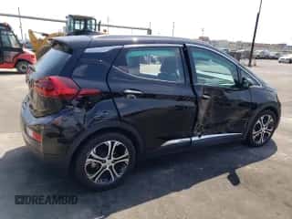 2020 Chevrolet Bolt EV Premier z VIN 1G1FZ6S09L4125164, wystawiony jako Copart lot #66492403 z przebiegiem 13 668 mil mil oraz . Historia ofert i sprzedaży dostępna na DreamBid. Obrazek 3.