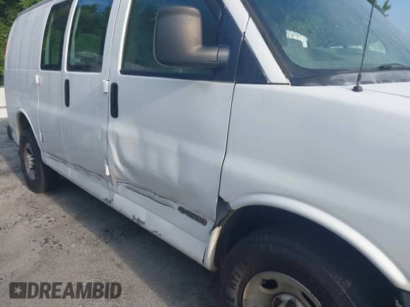 2006 Chevrolet Express Cargo z VIN 1GCGG25V161204304, wystawiony jako IAAI lot #42589671 z przebiegiem 339 967 mil mil oraz . Historia ofert i sprzedaży dostępna na DreamBid. Obrazek 6.