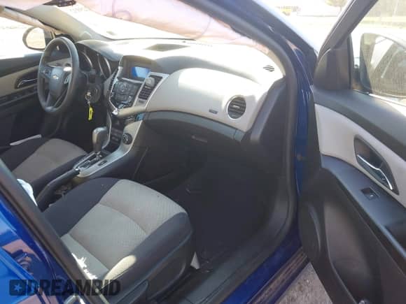 2013 Chevrolet Cruze LS с VIN 1G1PA5SH2D7242094, выставлен на аукционе IAAI как лот 43225932 с пробегом 91 588 миль миль и . История ставок и продаж доступна на DreamBid. Изображение 5.