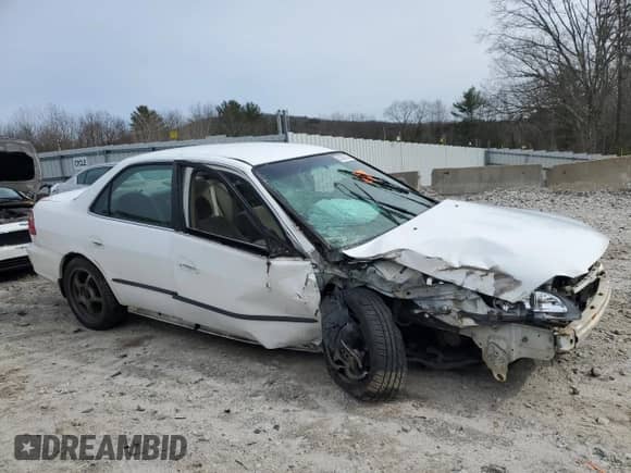 1998 Honda Accord LX with VIN 1HGCG5549WA180777, listed as a Copart auction lot 51387205 with 187,813 mi miles and Clean title. Bid and sale history available at DreamBid. Image 4.
