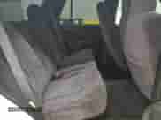 1998 Chevrolet Blazer LT z VIN 1GNDT13W5W2158448, wystawiony jako Copart lot #51223255 z przebiegiem 298 952 mil mil oraz Szkoda całkowita • Salvage title. Historia ofert i sprzedaży dostępna na DreamBid. Obrazek 11.