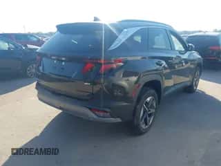 2025 Hyundai Tucson SEL z VIN 5NMJBCDE7SH463617, wystawiony jako IAAI lot #43367261 z przebiegiem 25 688 mil mil oraz . Historia ofert i sprzedaży dostępna na DreamBid. Obrazek 4.