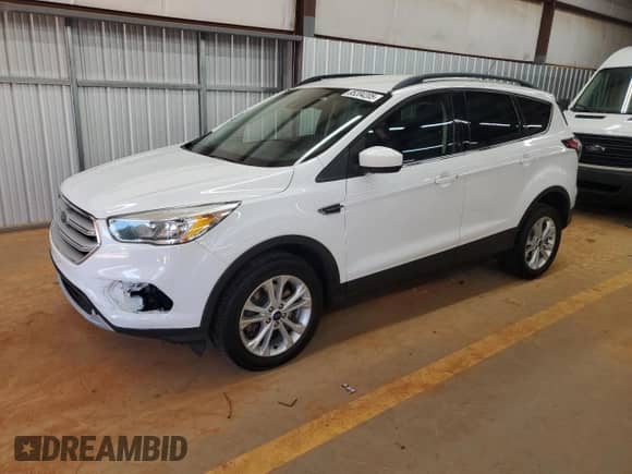 2018 Ford Escape SE z VIN 1FMCU9GD5JUB16914, wystawiony jako Copart lot #85204205 z przebiegiem 152 391 mil mil oraz Czysty tytuł • Clean title. Historia ofert i sprzedaży dostępna na DreamBid. Obrazek 1.