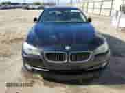 2012 BMW 5 Series 528i z VIN WBAXG5C52CDW85319, wystawiony jako Copart lot #69767745 z przebiegiem 161 576 mil mil oraz Czysty tytuł • Clean title. Historia ofert i sprzedaży dostępna na DreamBid. Obrazek 5.