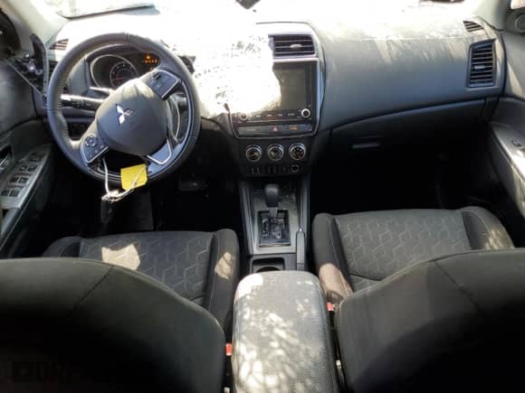 2021 Mitsubishi Outlander ES z VIN JA4ARUAU6MU030941, wystawiony jako Copart lot #68416025 z przebiegiem 86 056 mil mil oraz Szkoda całkowita • Salvage title. Historia ofert i sprzedaży dostępna na DreamBid. Obrazek 8.