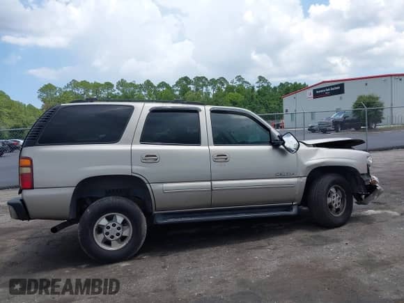 2001 Chevrolet Tahoe LS with VIN 1GNEC13T11R149532, listed as a IAAI auction lot 42914157 with 307,073 mi miles and . Bid and sale history available at DreamBid. Image 14.