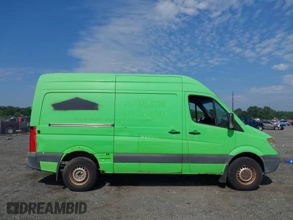 2008 Dodge Sprinter z VIN WD0PE745585334450, wystawiony jako IAAI lot #42850230 z przebiegiem 200 401 mil mil oraz . Historia ofert i sprzedaży dostępna na DreamBid. Obrazek 13.