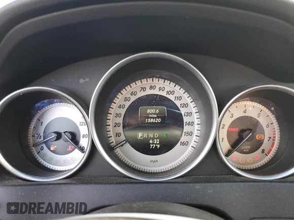 2014 Mercedes-Benz C 250 Sport z VIN WDDGF4HB2EA932024, wystawiony jako Copart lot #82666345 z przebiegiem 158 620 mil mil oraz Czysty tytuł • Clean title. Historia ofert i sprzedaży dostępna na DreamBid. Obrazek 9.