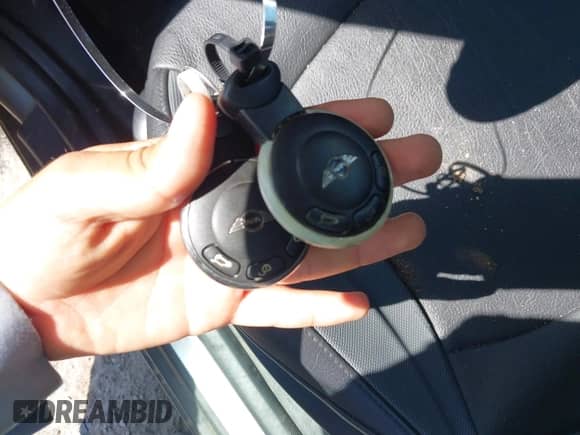 2009 MINI Hardtop S with VIN WMWMF73579TT96047, listed as a IAAI auction lot 42294180 with 109,331 mi miles and . Bid and sale history available at DreamBid. Image 11.