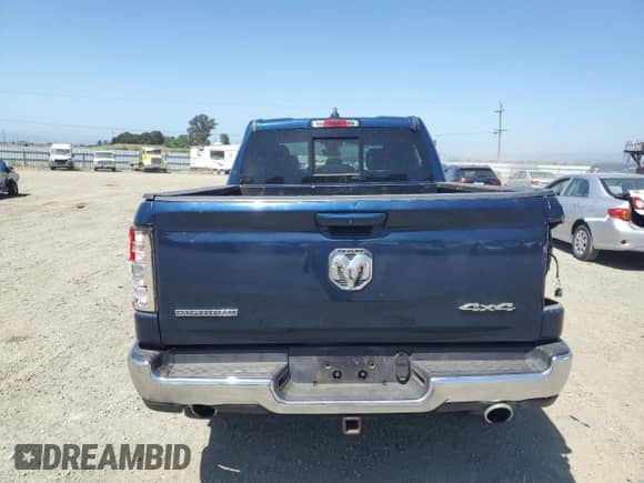 2021 Ram 1500 Big Horn z VIN 1C6SRFMTXMN562364, wystawiony jako Copart lot #55867085 z przebiegiem 77 000 mil mil oraz Szkoda całkowita • Salvage title. Historia ofert i sprzedaży dostępna na DreamBid. Obrazek 6.