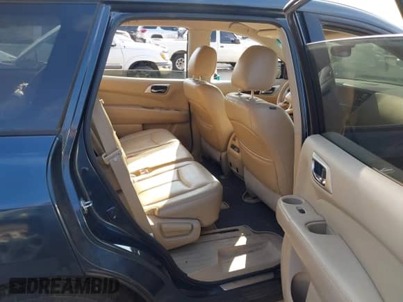 2014 Nissan Pathfinder Platinum with VIN 5N1AR2MN5EC613793, listed as a IAAI auction lot 42957803 with 202,264 mi miles and . Bid and sale history available at DreamBid. Image 8.