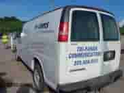 2009 Chevrolet Express Cargo z VIN 1GCFG15X791101125, wystawiony jako IAAI lot #43004985 z przebiegiem 118 124 mil mil oraz . Historia ofert i sprzedaży dostępna na DreamBid. Obrazek 3.