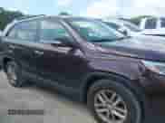 2014 Kia Sorento LX z VIN 5XYKT4A63EG539529, wystawiony jako IAAI lot #43125158 z przebiegiem 103 449 mil mil oraz . Historia ofert i sprzedaży dostępna na DreamBid. Obrazek 13.