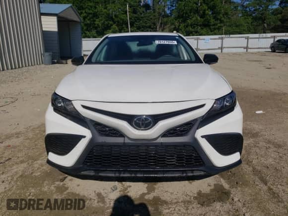 2022 Toyota Camry SE z VIN 4T1G11AK5NU030429, wystawiony jako Copart lot #70127655 z przebiegiem 50 191 mil mil oraz Szkoda całkowita • Salvage title. Historia ofert i sprzedaży dostępna na DreamBid. Obrazek 5.
