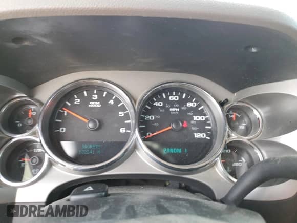 2014 Chevrolet Silverado 1500 с VIN 1GC4CZCG1EF129763, выставлен на аукционе Copart как лот 71725385 с пробегом 132 241 миль миль и Списание • Salvage title. История ставок и продаж доступна на DreamBid. Изображение 9.