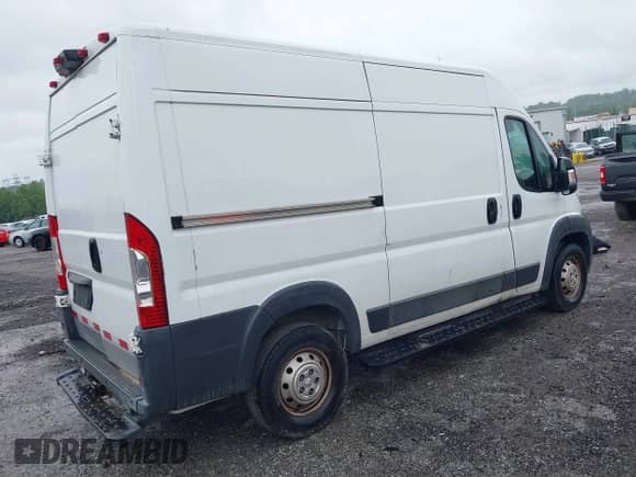 2016 Ram ProMaster Cargo с VIN 3C6TRVCG8GE124521, выставлен на аукционе IAAI как лот 42364197 с пробегом 154 867 миль миль и . История ставок и продаж доступна на DreamBid. Изображение 4.