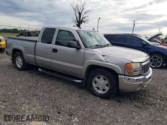 2005 GMC Sierra 1500 SLT z VIN 2GTEK19B251268196, wystawiony jako Copart lot #62707075 z przebiegiem 191 998 mil mil oraz Szkoda całkowita • Salvage title. Historia ofert i sprzedaży dostępna na DreamBid. Obrazek 4.