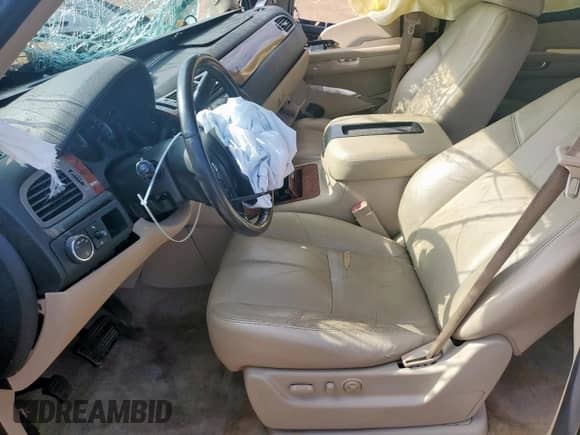 2008 Chevrolet Tahoe 3LT z VIN 1GNFC13038R126256, wystawiony jako Copart lot #68922415 z przebiegiem 184 525 mil mil oraz Szkoda całkowita • Salvage title. Historia ofert i sprzedaży dostępna na DreamBid. Obrazek 7.