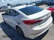 2018 Hyundai Elantra SEL z VIN 5NPD84LF5JH383729, wystawiony jako IAAI lot #36924178 z przebiegiem 58 621 mil mil oraz . Historia ofert i sprzedaży dostępna na DreamBid. Obrazek 3.