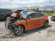 2015 Hyundai Veloster Turbo z VIN KMHTC6AE9FU243241, wystawiony jako Copart lot #60827945 z przebiegiem 162 070 mil mil oraz Czysty tytuł • Clean title. Historia ofert i sprzedaży dostępna na DreamBid. Obrazek 1.