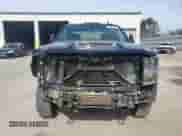 2017 Chevrolet Silverado 2500HD Work Truck z VIN 1GC1KUEYXHF183047, wystawiony jako Copart lot #45533395 z przebiegiem 70 990 mil mil oraz Szkoda całkowita • Salvage title. Historia ofert i sprzedaży dostępna na DreamBid. Obrazek 5.