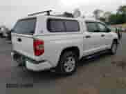 2017 Toyota Tundra SR5 z VIN 5TFDY5F12HX646120, wystawiony jako Copart lot #57029305 z przebiegiem 114 237 mil mil oraz Szkoda całkowita • Salvage title. Historia ofert i sprzedaży dostępna na DreamBid. Obrazek 3.