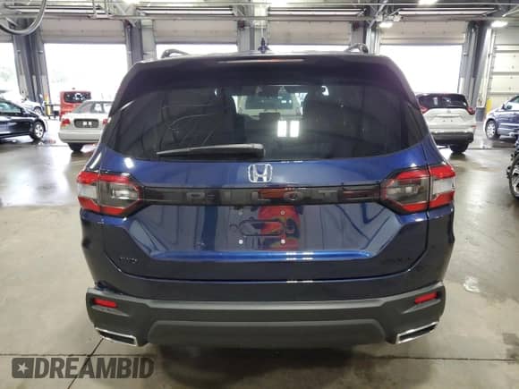 2025 Honda Pilot Sport с VIN 5FNYG1H36SB060968, выставлен на аукционе Copart как лот 69057985 с пробегом 5 450 миль миль и Списание • Salvage title. История ставок и продаж доступна на DreamBid. Изображение 6.
